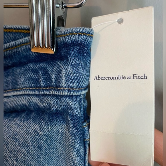 NWT Abercrombie and Fitch Ultra High Rise 90s Straight Jean Size 28 - Picture 11 of 15